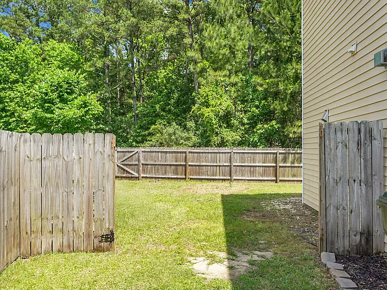 243 Oglethorpe Cir — Photo 34