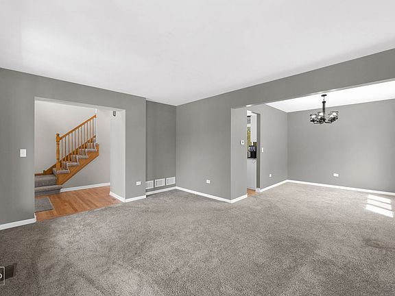 3rd image of 8572 Koehler Dr