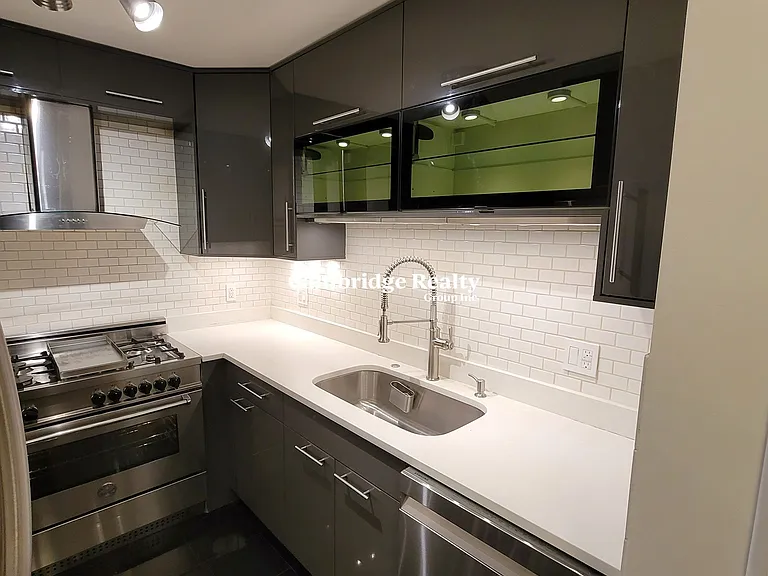 33 Pond Ave #924T — Photo 2