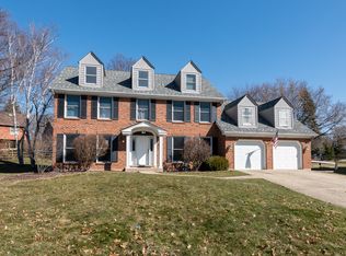 5445 Ranier Dr, Lisle, IL 60532