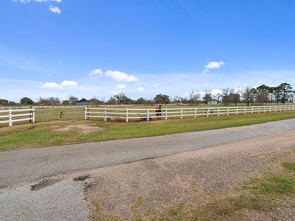 4th image of 2935 E Fm 1462 Rd