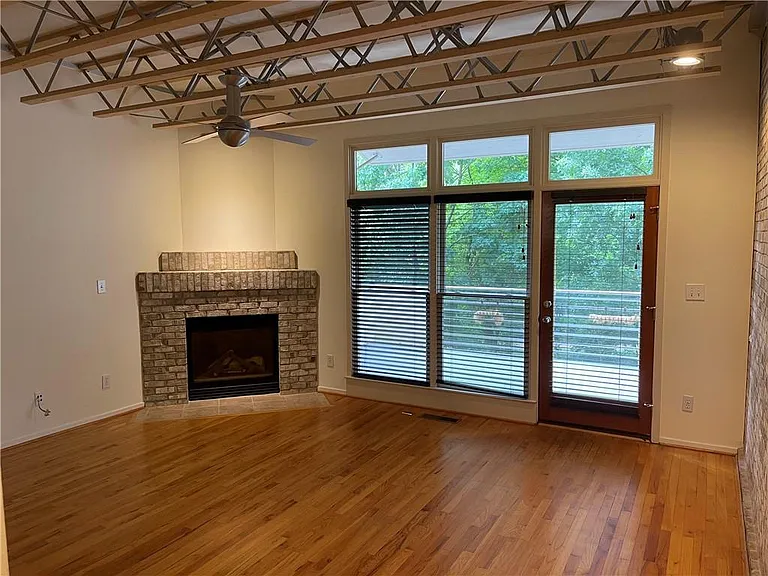 1325 Peachtree Vw NE — Photo 6