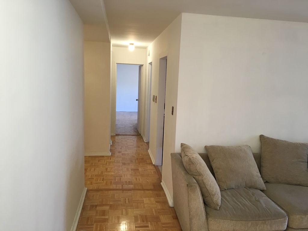 2 Bed 1 Bath Property, New York • 900 Sq Ft