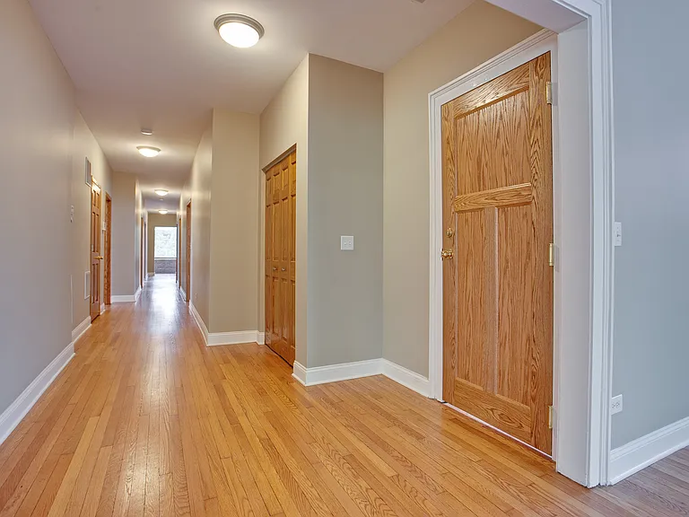 5419 S Hyde Park Blvd — Photo 9