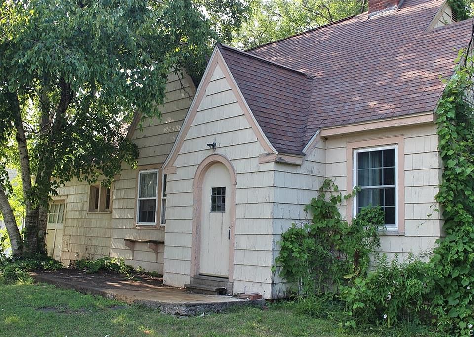 1st image of 5643 W Circle Dr