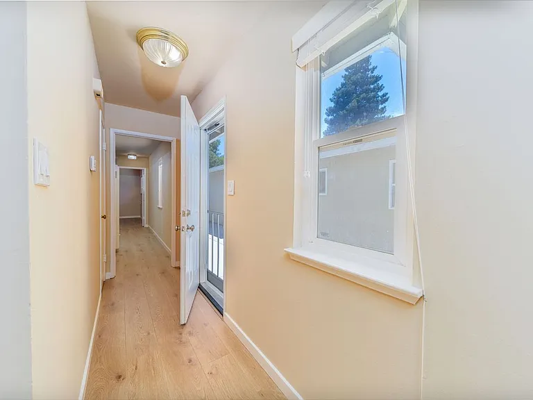 877 Miller Ave — Photo 9