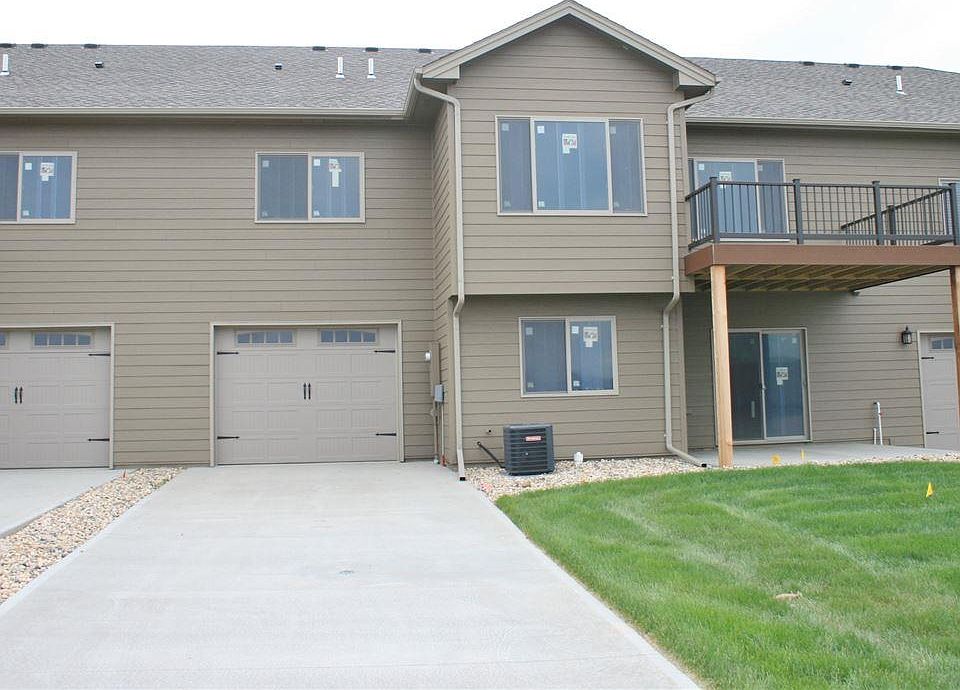 2nd image of 7544 Grand Arbor Pl