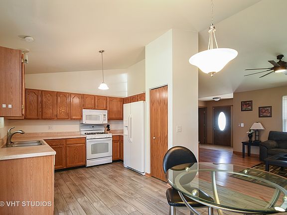 5th image of 2126 N Millstone Dr