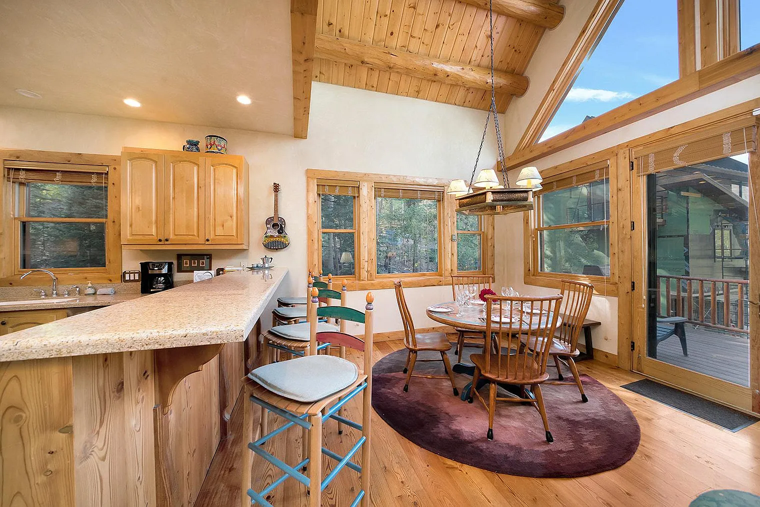 4 bed, 4.0 bath, 2863 sqft, $20,802 — Photo 4