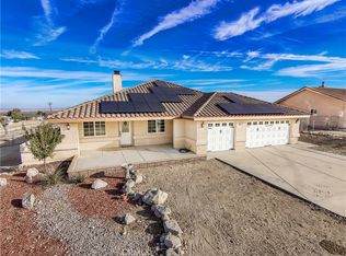 1118 Smoketree Rd, Pinon Hills, CA 92372