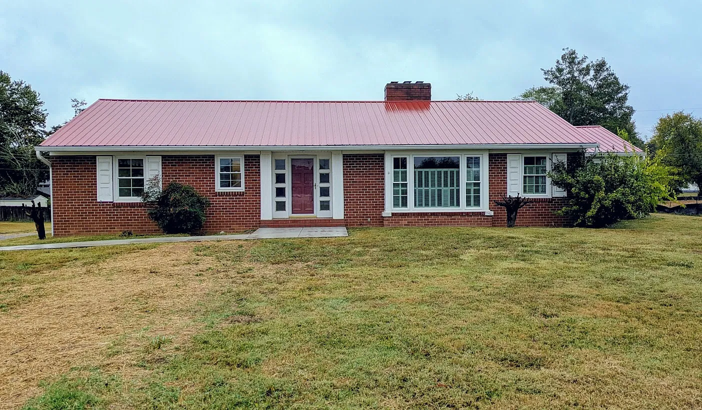 4 bed, 2551 sqft, $2,500 — Photo 1