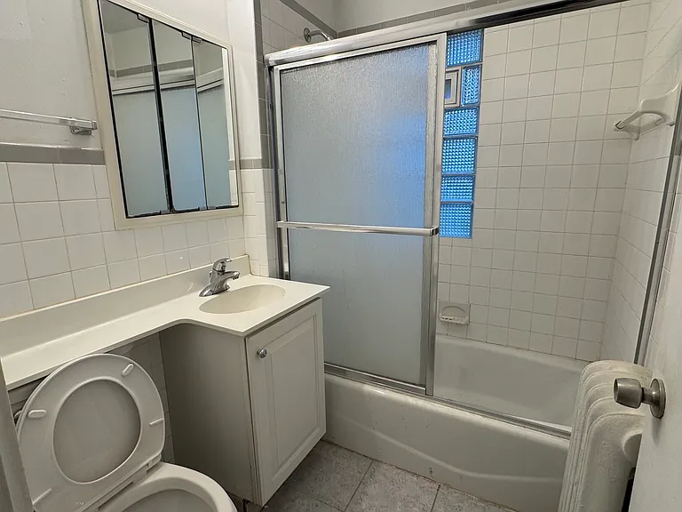1018 E Brady St #3 — Photo 7