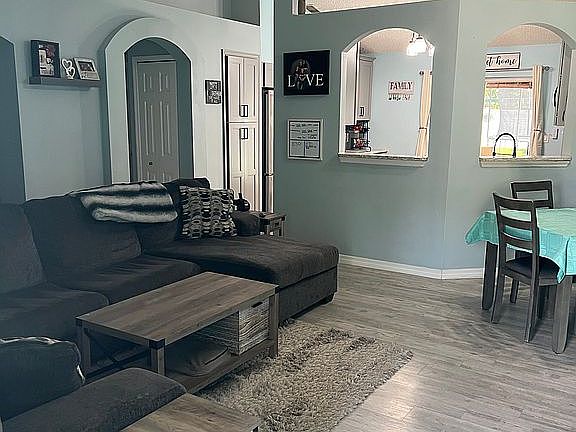 4th image of 11 Priory Ln