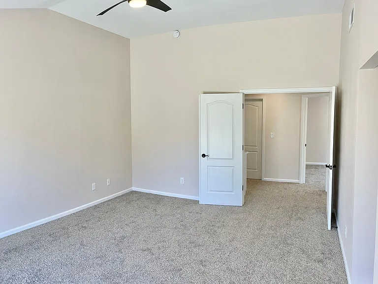 1654 Rebecca Dr — Photo 12