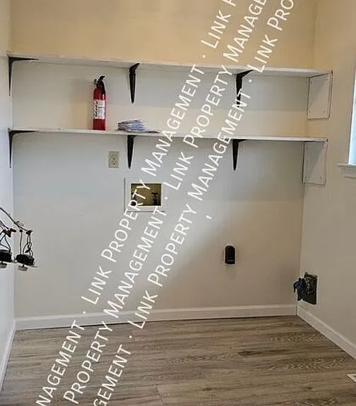 9328 Berkshire Cir — Photo 37