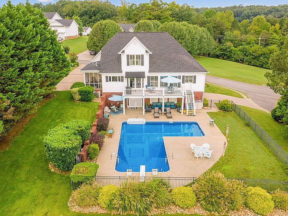 2nd image of 230 Flagstone Dr NE