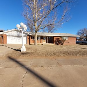 105 E Hayes Ave, Morton, TX, 79346