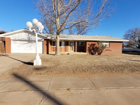 105 E Hayes Ave, Morton, TX 79346