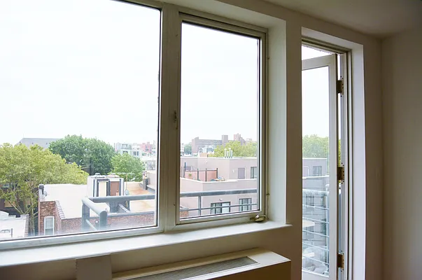 Rented by SERHANT. | media 8