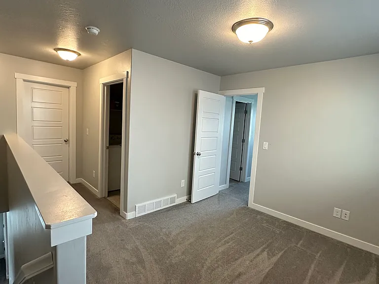 2215 W Bluebird Dr — Photo 9