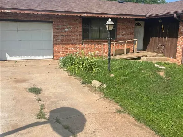925 E Floral Ave, Frederick, OK 73542
