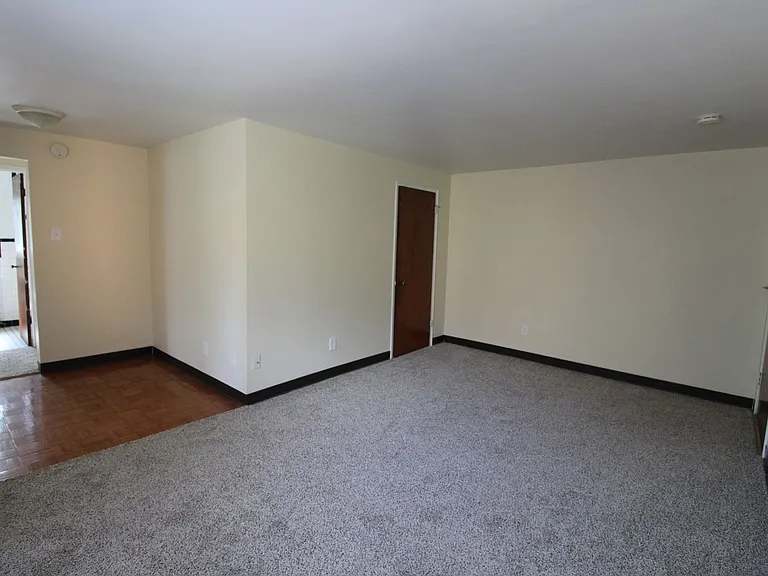 219 Lincoln Ave — Photo 7