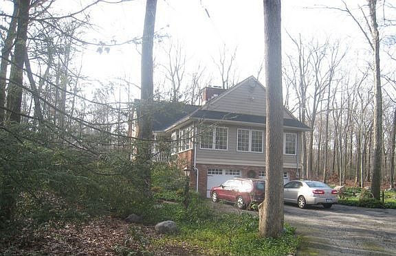 Large Sundrenched SunRoom off Living Rm