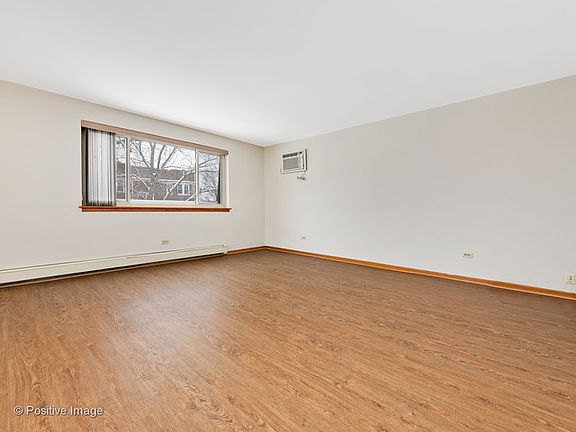 2nd image of 4881 N Hermitage Ave APT 201