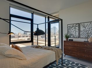 1141 W Van Buren St #303, Chicago, IL 60607