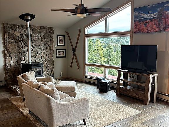 Open space- vaulted ceiling 