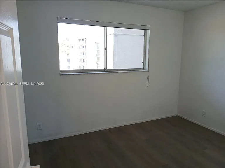 8740 N Sherman Cir #305 — Photo 10
