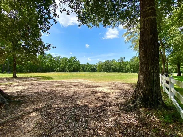 14109 Horseshoe Bnd, Conroe, TX 77384