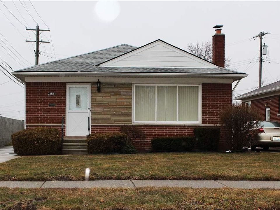 1st image of 21513 Yale St
