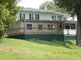 225 W Lakeshore Dr, Burnside, KY 42519