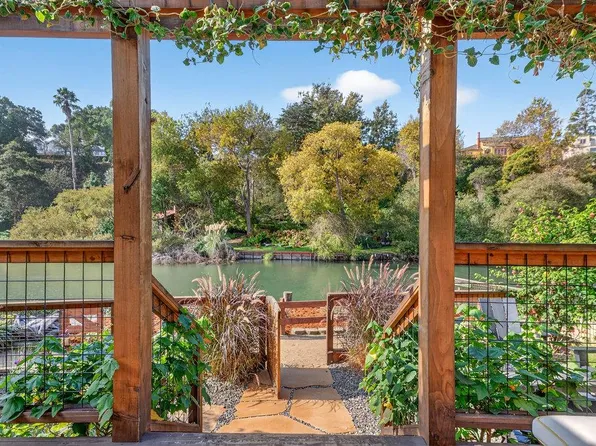 425 Riverview Ave, Capitola, CA 95010