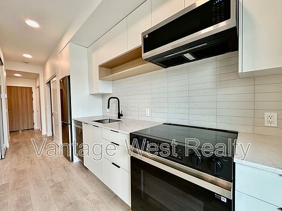 2nd image of 620 Coronation Ave #411