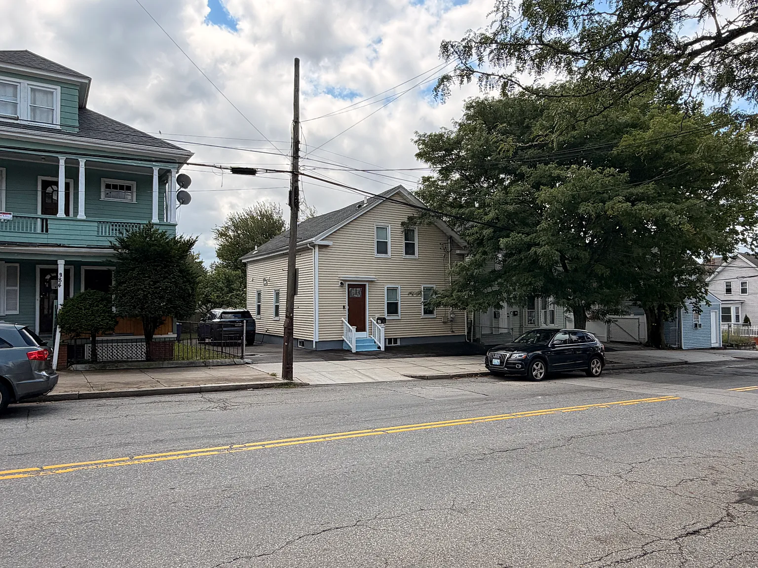4 bed, 2001 sqft, $3,500 — Photo 2