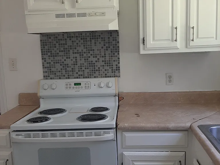 622 Fayette Ave — Photo 3