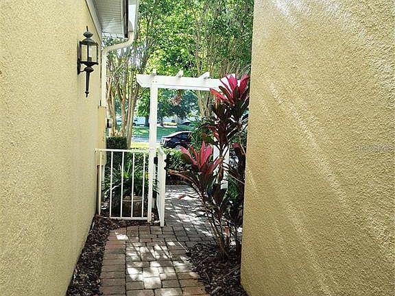 4th image of 6043 Strada Isle Way