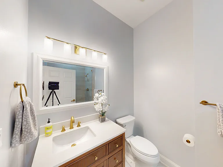 120 S State St #4 — Photo 12