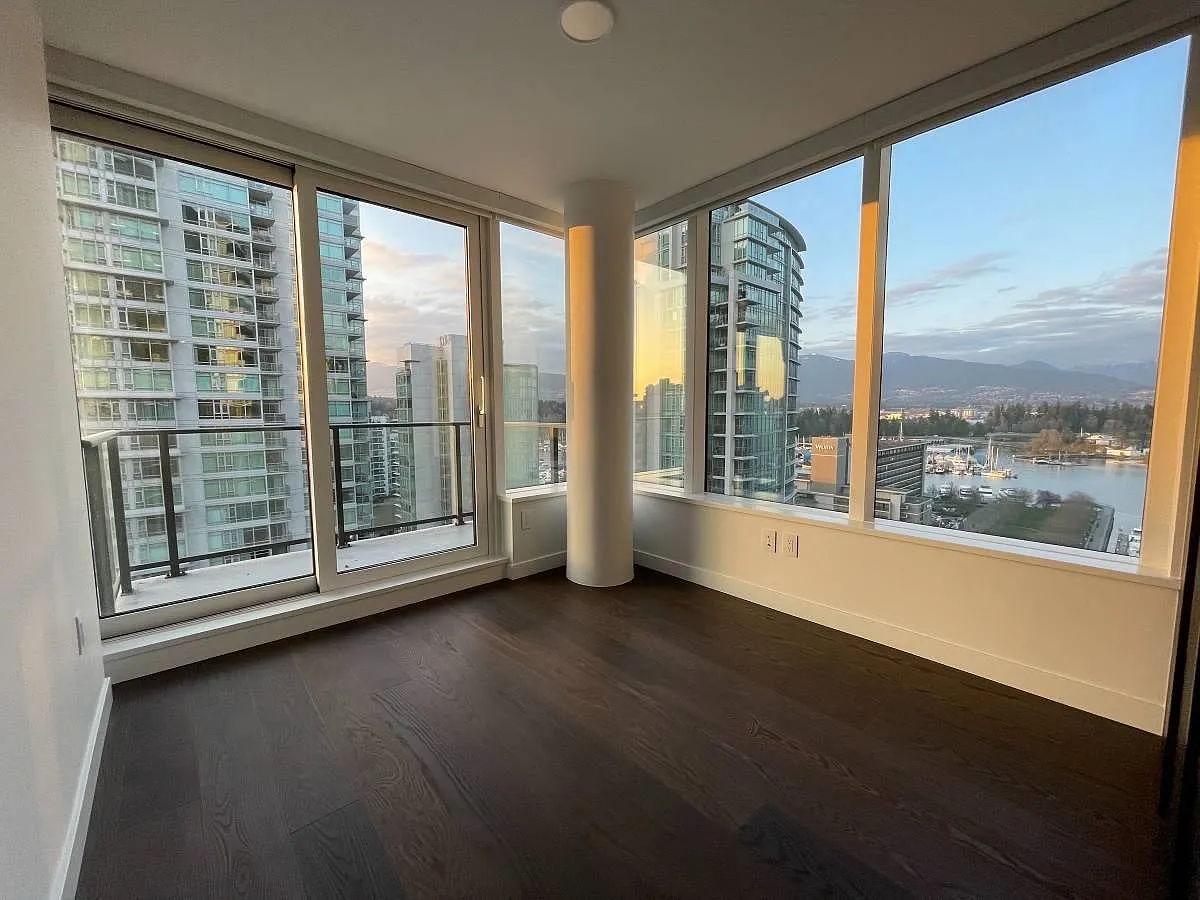 3 bed, 1540 sqft, $6,980 — Photo 2