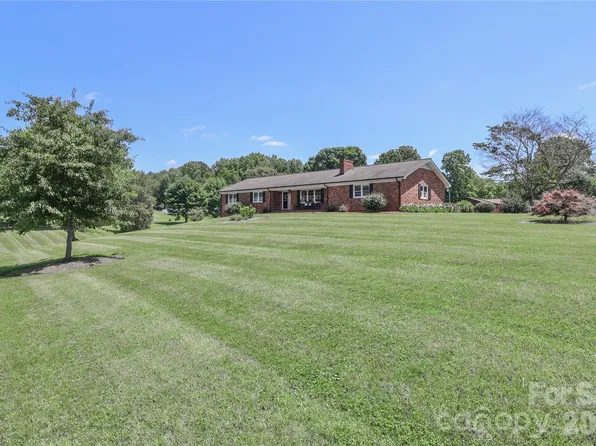116 Deer Trail Rd, Statesville, NC 28677