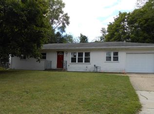 7 New Moon Ter S, Springfield, MI 49037