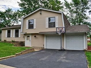 511 Falcon Ridge Way, Bolingbrook, IL 60440