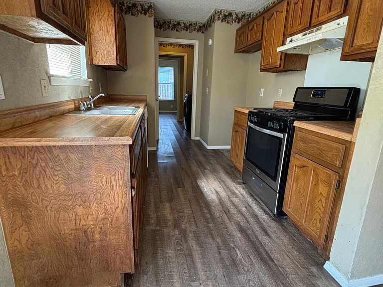 8004 N 120th East Ave — Photo 3