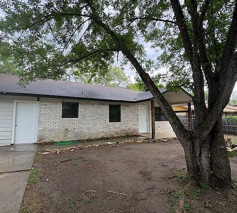 2nd image of 606 Guadalimar St