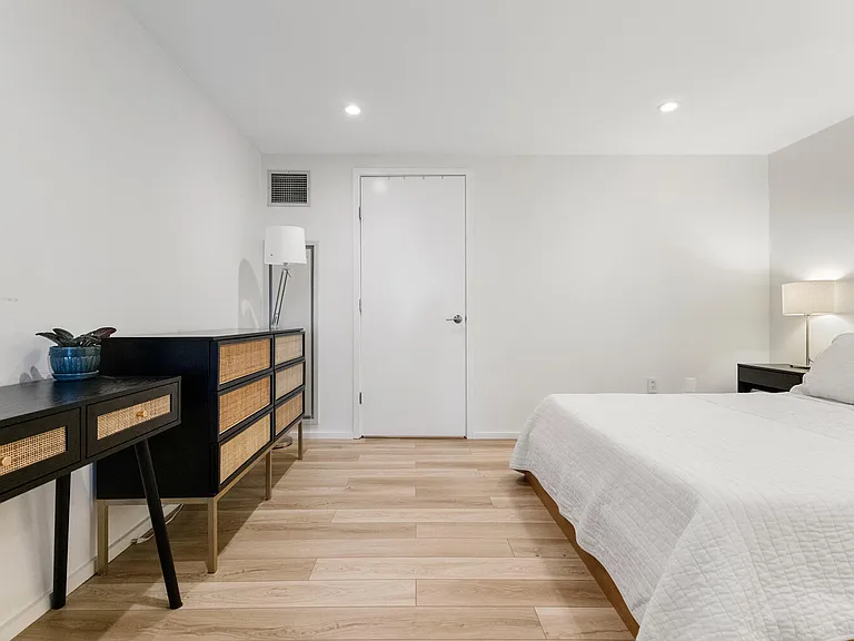 1 Earhart St #520 — Photo 15