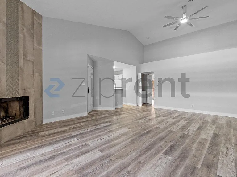 5056 S Rainbow Blvd #203 — Photo 5