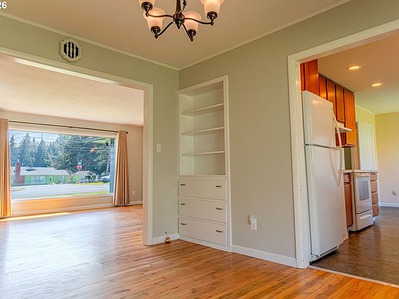 5th image of 590 SE Conyers St