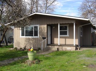 415 Laurel St, Central Point, OR 97502